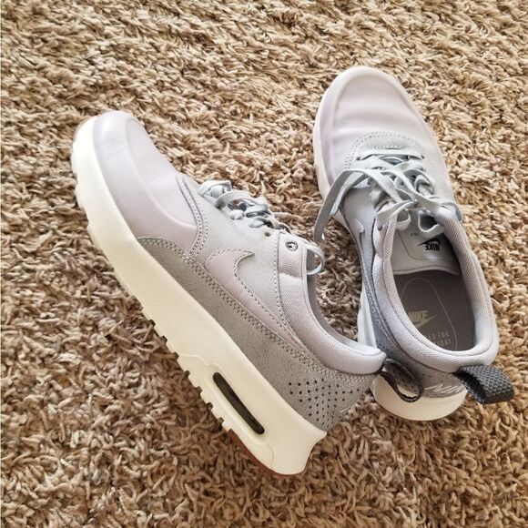 Nike Air Max - Picture 2 of 7